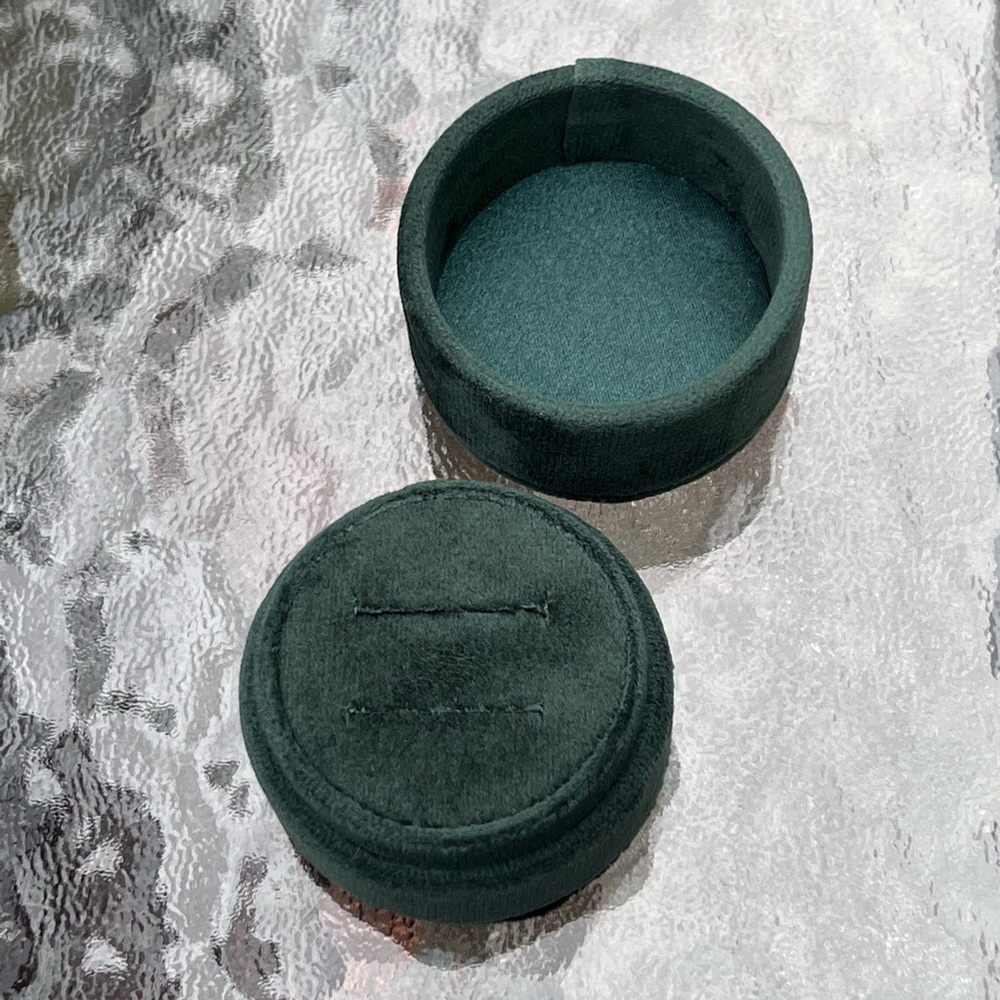 * S O L D * Emerald Green Vintage Suede Handmade Double Ring Box